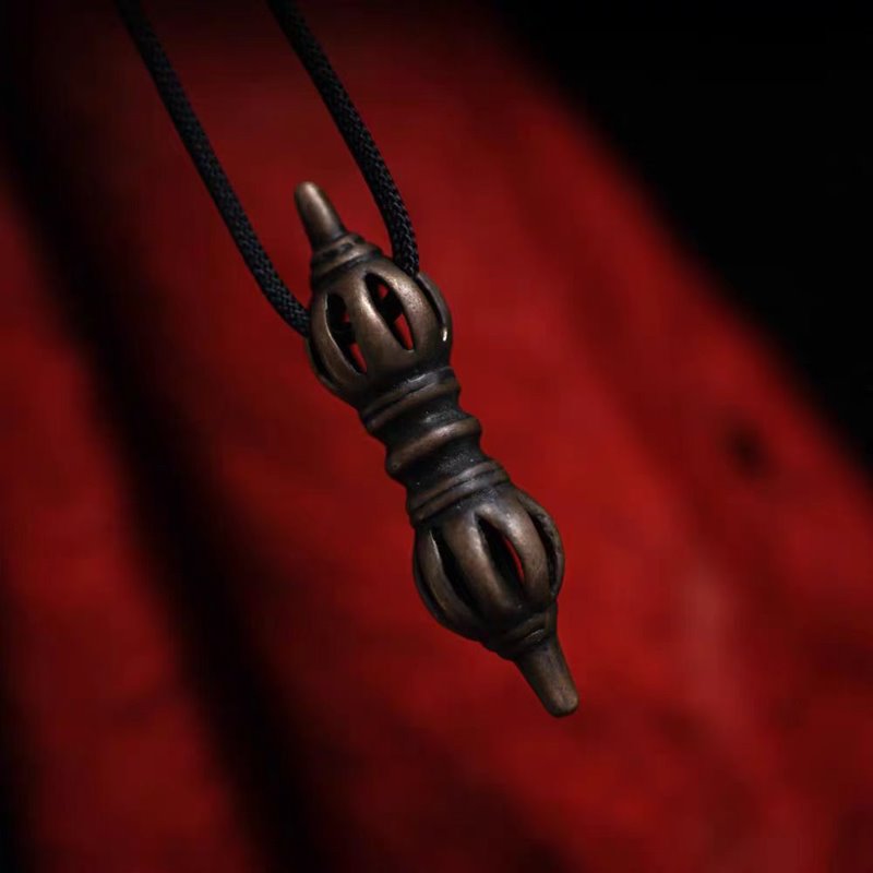 Vintage Tibetan Late Vajra Amulet