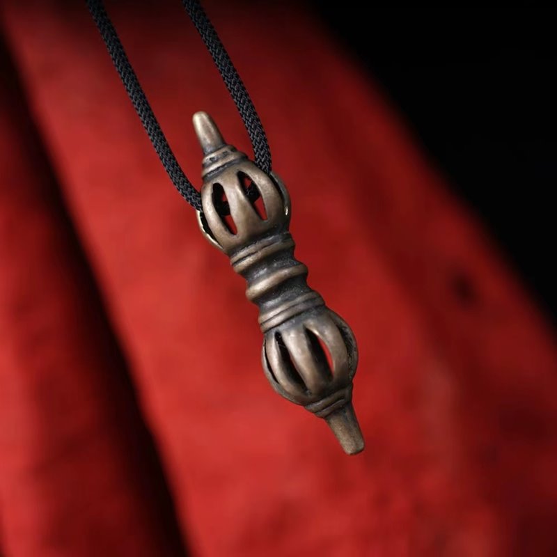 Vintage Tibetan Late Vajra Amulet