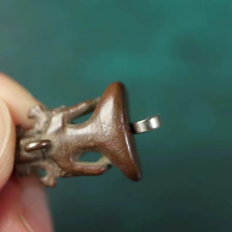 Vintage Tibetan Meteoric Iron Bhumisparsha Mudra Buddha Charm