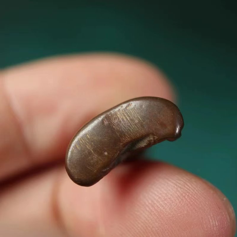 Vintage Tibetan Meteoric Iron Bhumisparsha Mudra Buddha Charm