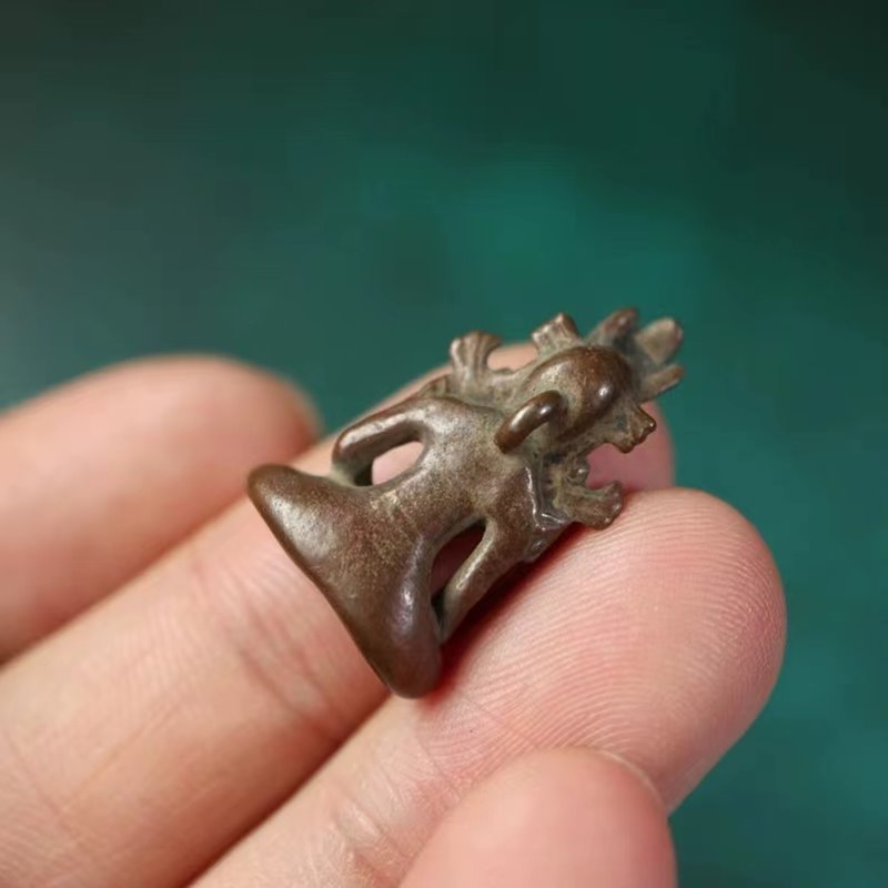 Vintage Tibetan Meteoric Iron Bhumisparsha Mudra Buddha Charm