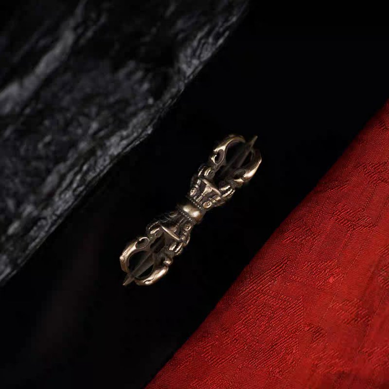 Vintage Tibetan Thunderbolt Nexus Pendant