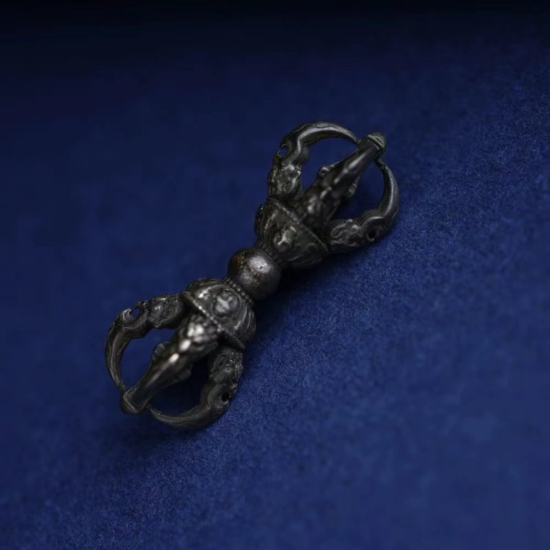 Vintage Tibetan Thunderbolt Relic Amulet