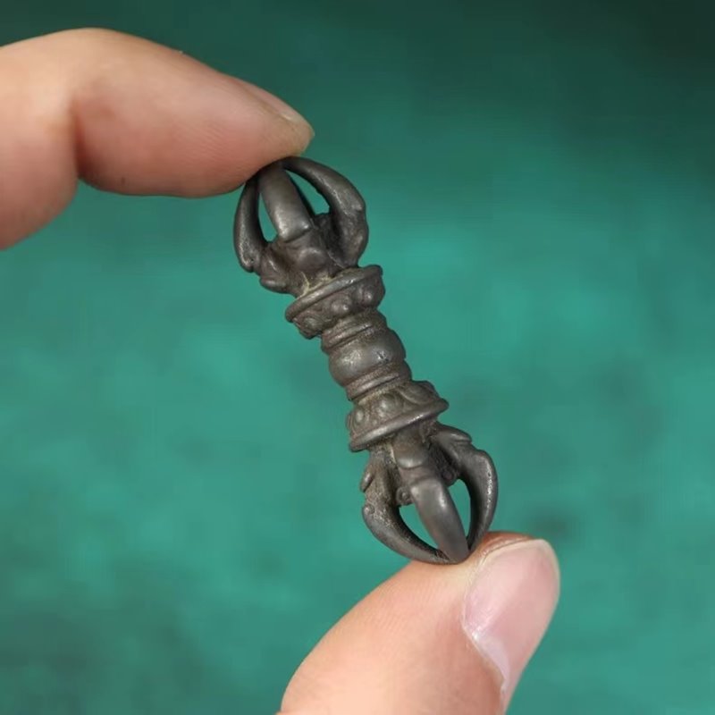 Vintage Tibetan Thunderbolt Amulet