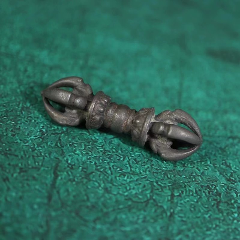 Vintage Tibetan Thunderbolt Amulet
