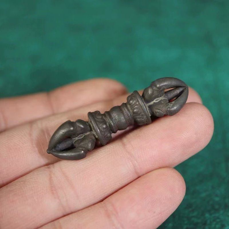 Vintage Tibetan Thunderbolt Amulet