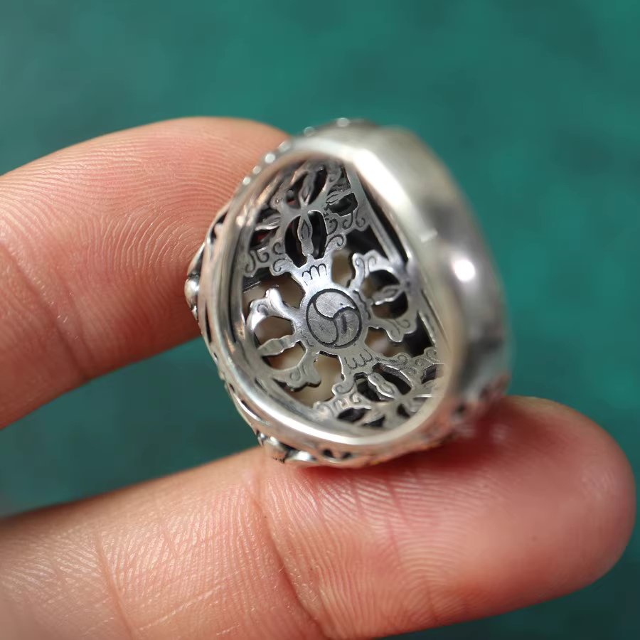 VIntage Tibetan Mammoth Ivory Vajra Ring