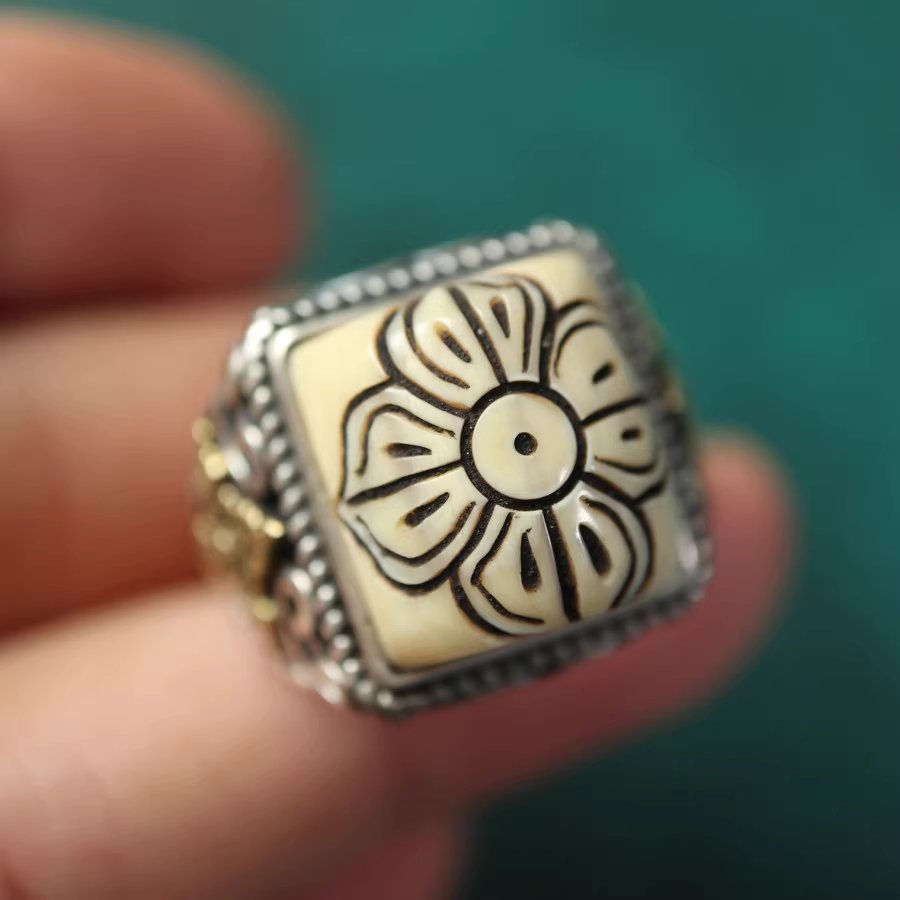 VIntage Tibetan Mammoth Ivory Vajra Ring