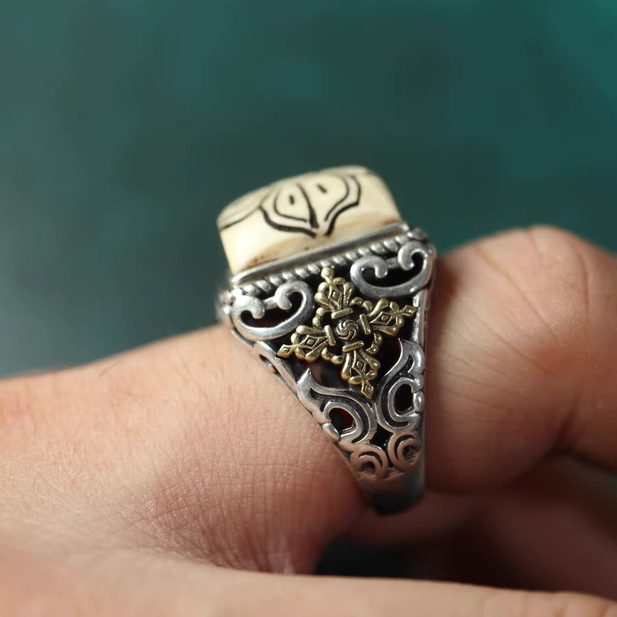 VIntage Tibetan Mammoth Ivory Vajra Ring