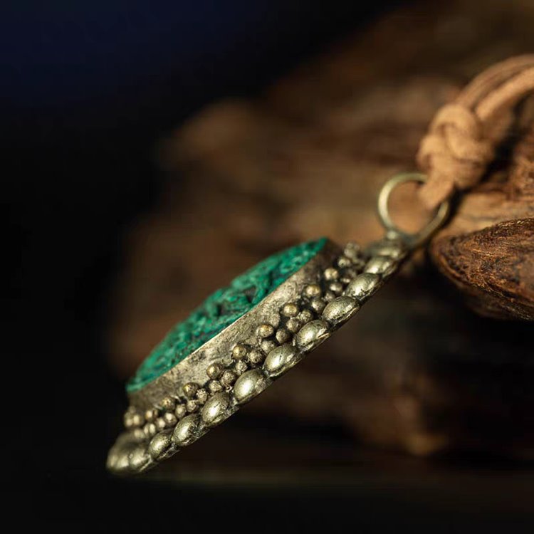 Old Tibetan Iron Dorje Vajra Pendant