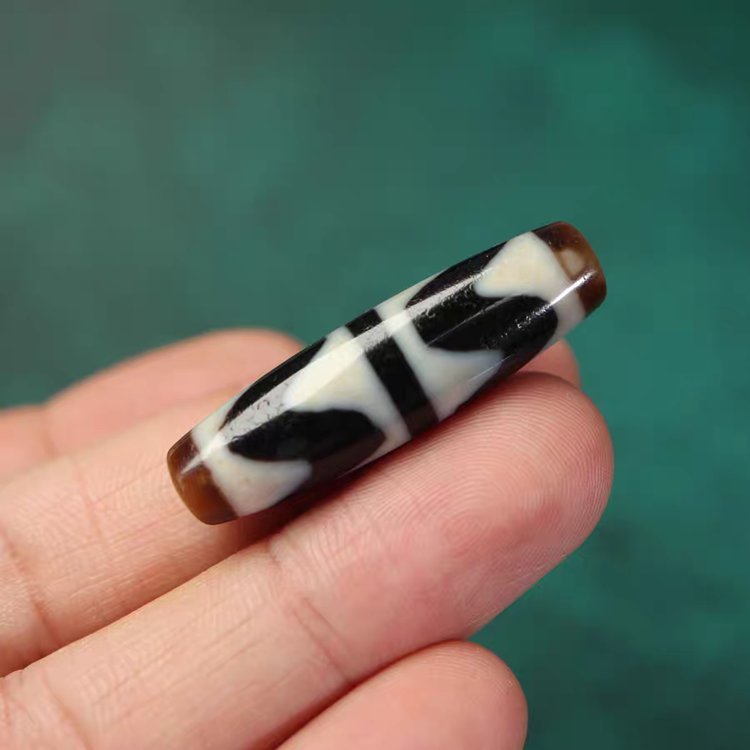 Vitality Rising Tiger Tooth Dzi Bead