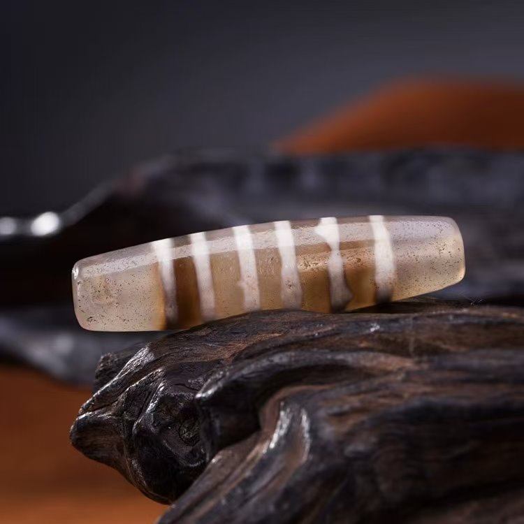 Pathfinder Striped Dzi Bead