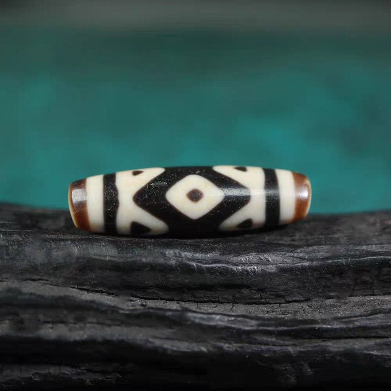 Wealth Deity Amulet 3 Eye Dzi Bead