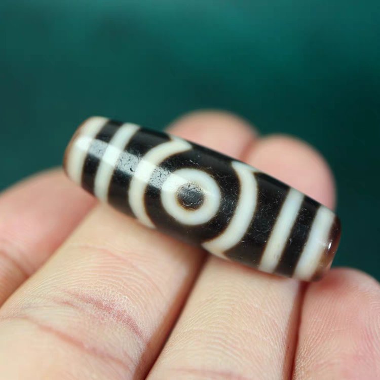 Prosperity Fulfilled 3 Eye Dzi Bead