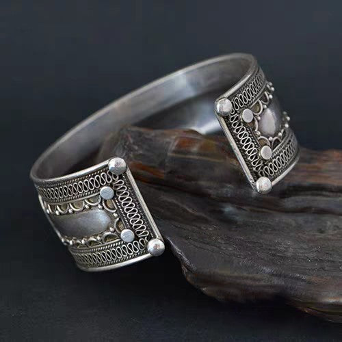 Om Mani Padme Hum Silver Nepal Bracelet