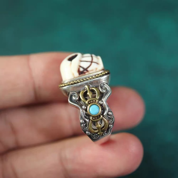 Vintage Tibetan Mammoth Ivory Skull Ring