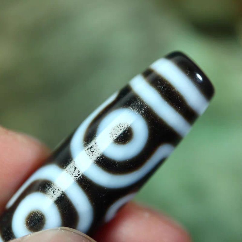 Harmonizing Body, Speech and Mind Amulet 6 Eye Dzi Bead