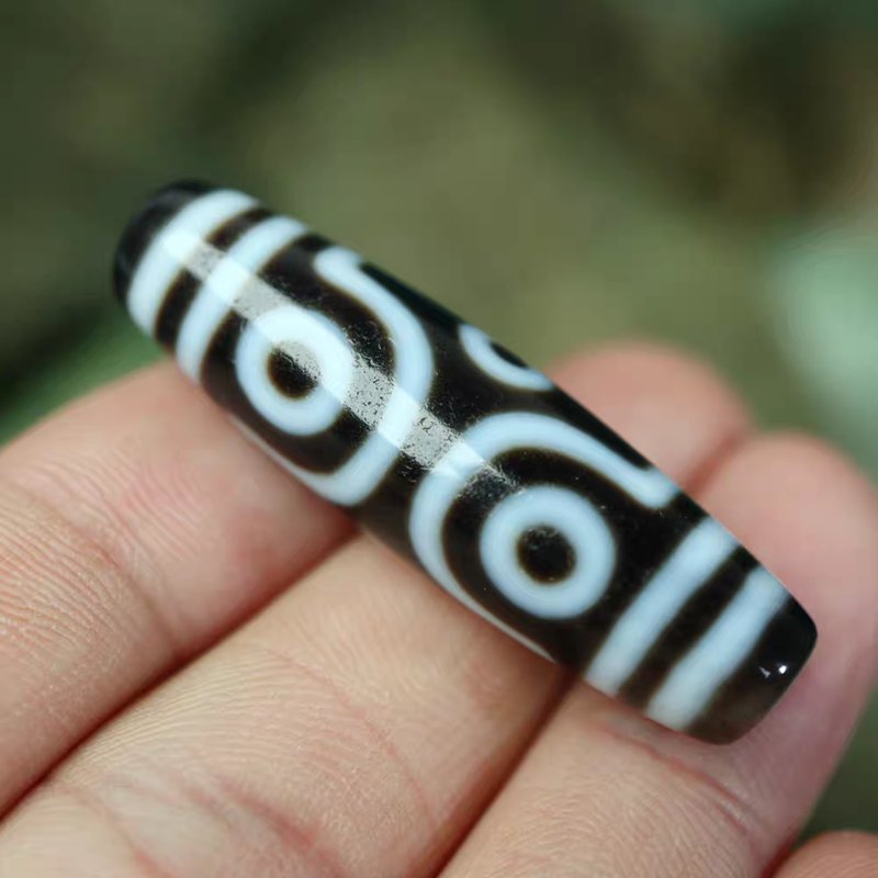 Harmonizing Body, Speech and Mind Amulet 6 Eye Dzi Bead