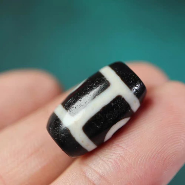 Eye of Prajna Amulet 2 Eye Dzi Bead