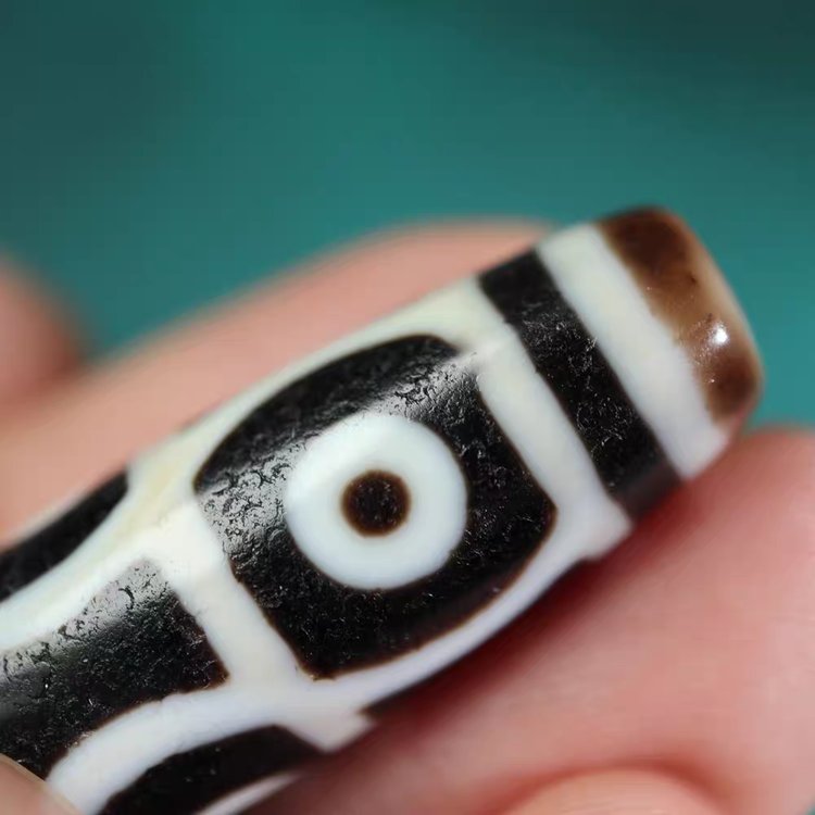 Overcoming Worldly Desires Talisman 6 Eye Dzi Bead