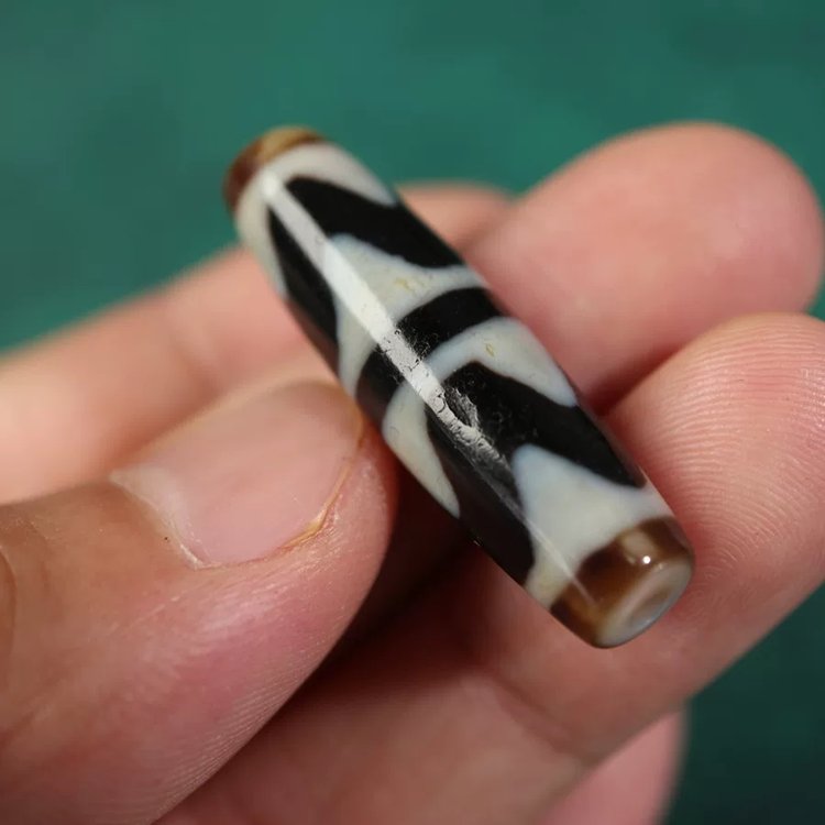 Vitality Rising Tiger Tooth Dzi Bead