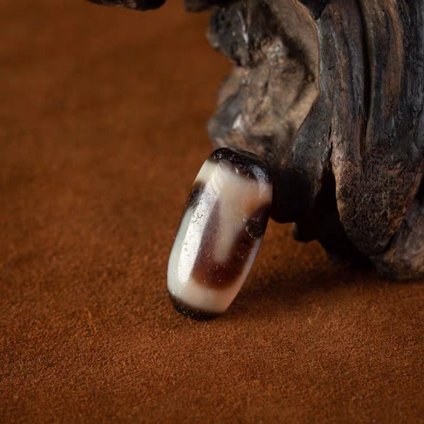 Inner Resilience Tiger Tooth Dzi Bead