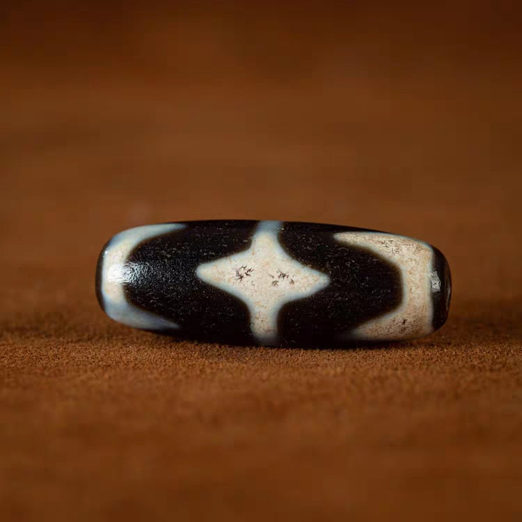 Shard of Unyielding Willpower Tiger Tooth Dzi Bead